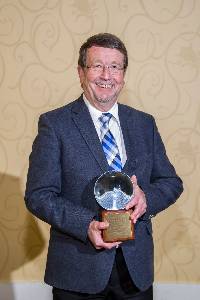 Bernd Neubig mit W.G.Cady Award