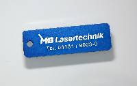 Laser-gekennzeichnetes Schild mit Lochbohrung, blau eloxiertes Aluminium